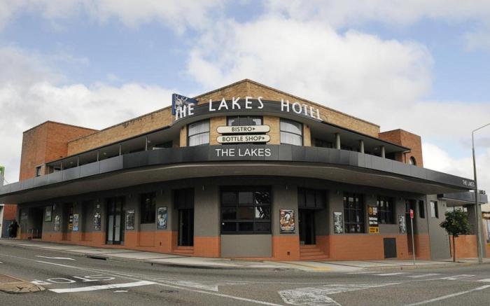 The Lakes Hotel