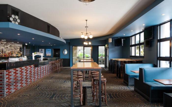 The Lakes Hotel