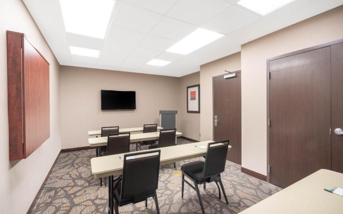 Hampton Inn by Hilton Nashville Airport Century Place