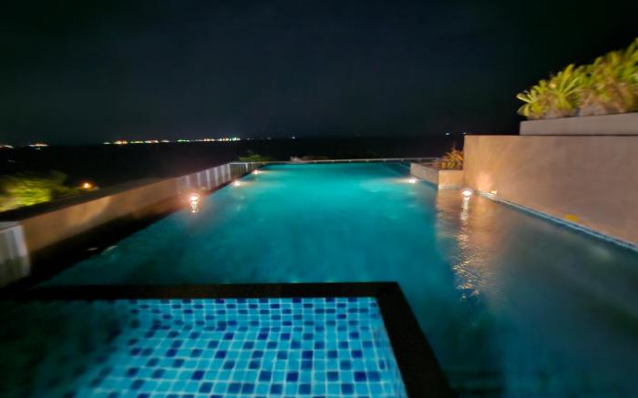 The Blue X Sea View Bangsaen F6