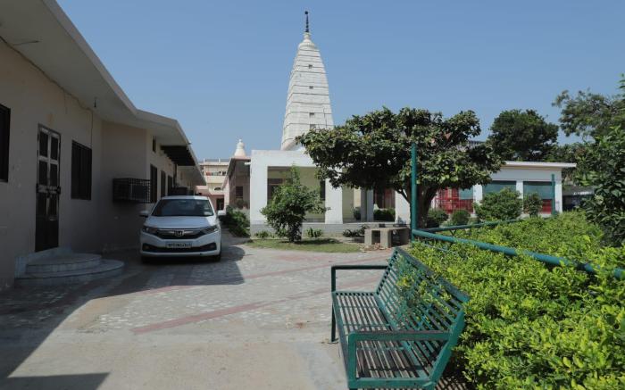 Radha Madhav Ashram Vrindavan