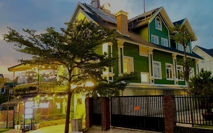 Carnival Villa