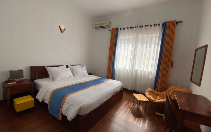 Maha Kali Hotel 