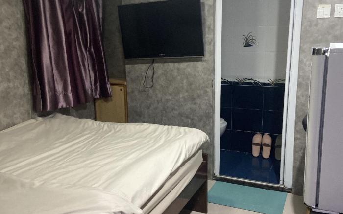 Small Large Bed Room (Window available) at Exit B1 of Jordan MTR Station