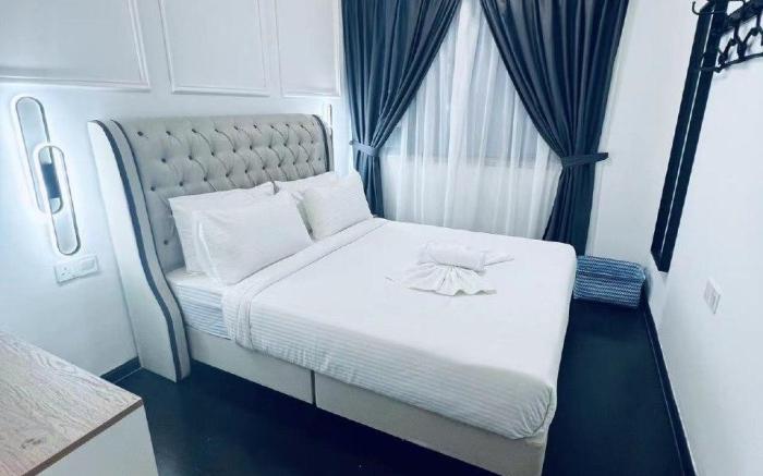 Unique 3BR Unit at R&F Princess Cove by ANJU