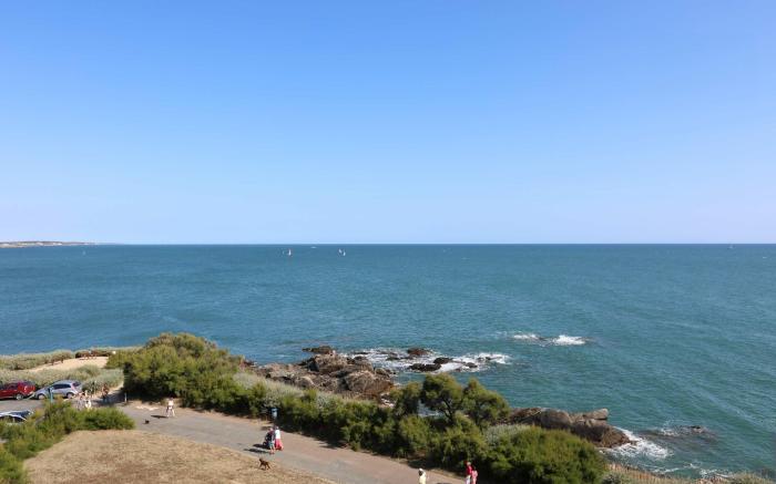 Appartement de caract  re  superbe vue mer 280