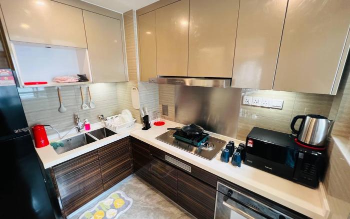 Cosmopolis 3BR unit at R&F Princess by ANJU