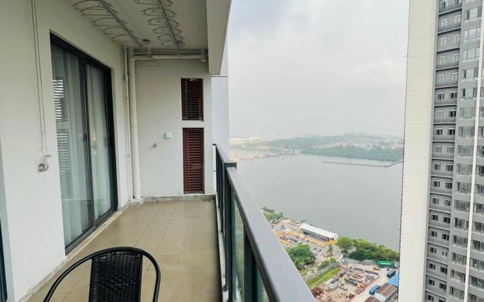 Cosmopolis 3BR unit at R&F Princess by ANJU