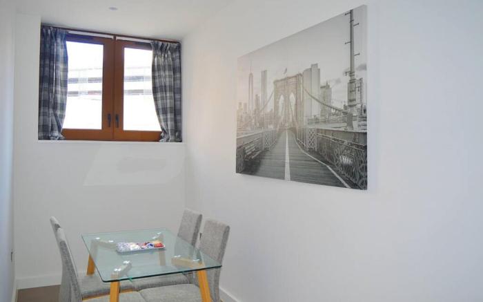 Spacious 1 Bed Luxury St Albans Apartment - Free