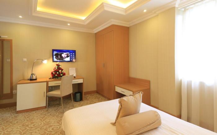 Momona Hotel.