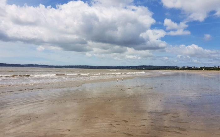 Hooper's Sandy Beach Guest Rooms