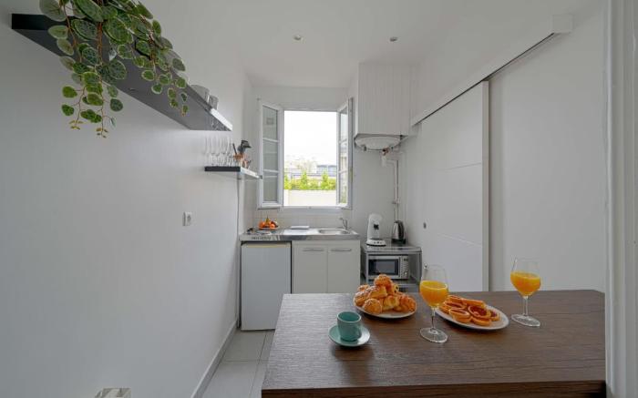 Calm and Cute - refreshed  small apartment in Boulogne  minutes  from  Paris