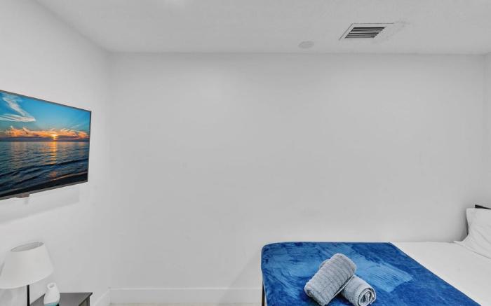 NEW 2 Bedroom @ Hollywood Beach and Hard Rock LB1