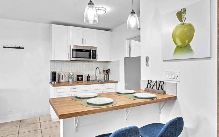 Large Studio Suite Close to Beach and Casino DB3