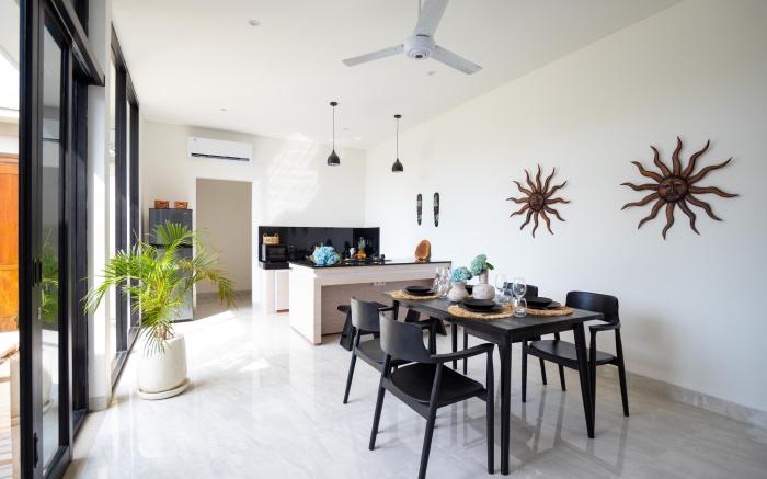 Kubung 1- Canggu + Brand NEW Villa+HUGE Pool + PS5