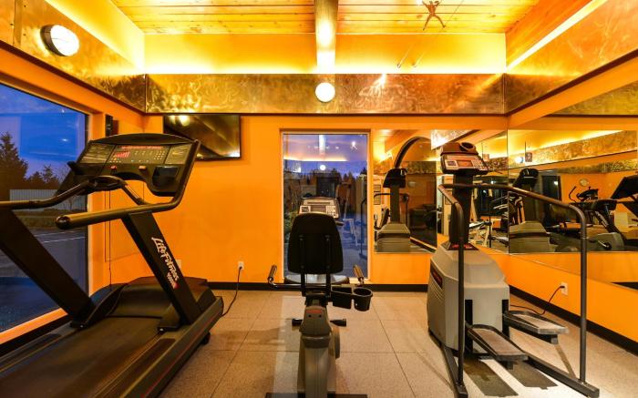 Holiday Inn Express Vancouver North By IHG