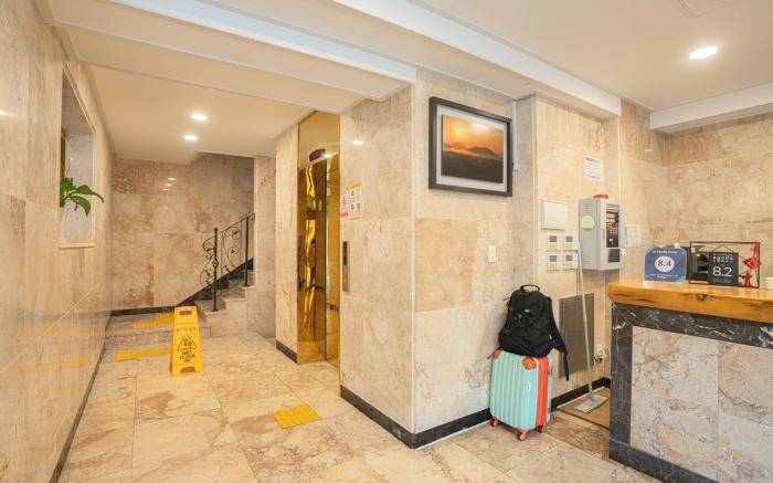 J2 Family Hotel