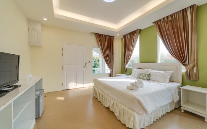 Banlomnow Hotel