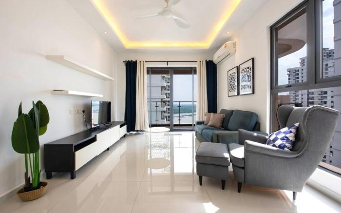 Comfy 3BR Apt in Danga Bay, FREE Parking, Sea View