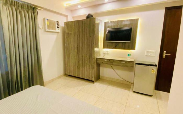 Oh My Place Noida - 143