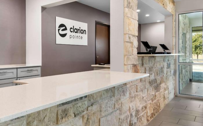 Clarion Pointe