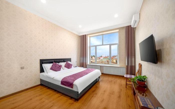 Luxury Large Bed Room  
Luxury Double Bed Room  
Luxury Family Room
