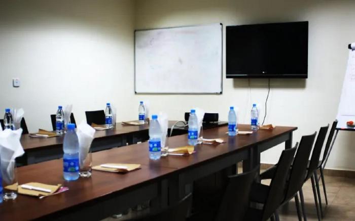 Three Arms (Carlson Hotel)