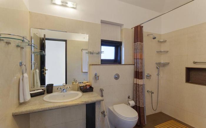 Seven Solace 3BR Pool Family Villa withcook in Candolim