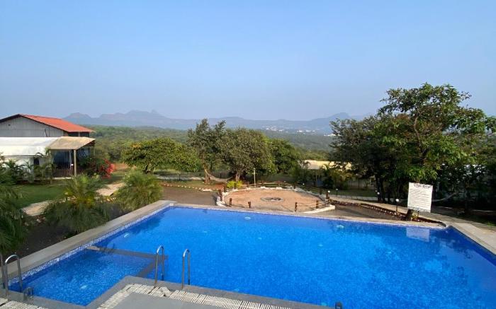 canvas resort container