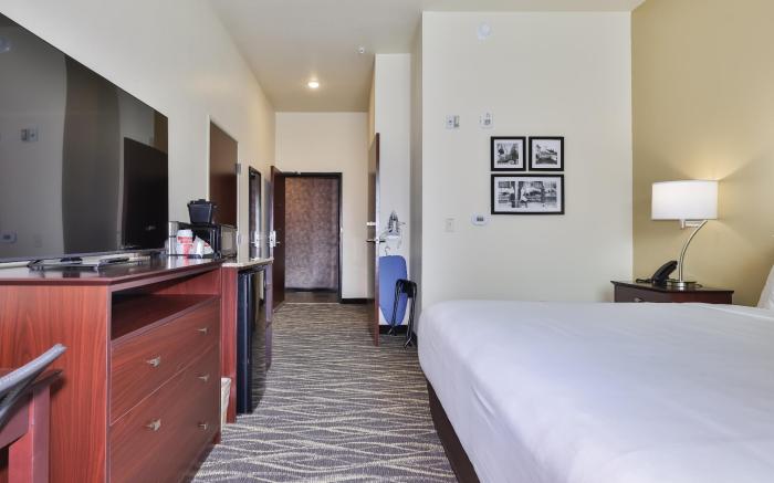 Cobblestone Hotel & Suites - Rhinelander