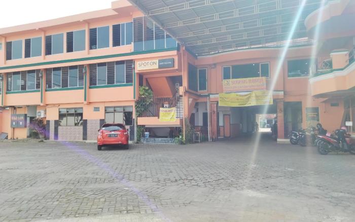 Sartika Hotel Mitra RedDoorz Pati