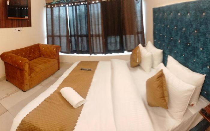 Hotel kaushambhi grand 