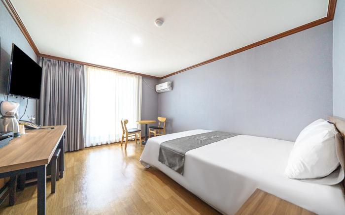Yang Yang Port View Hotel