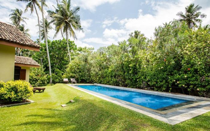 The Chalet - 2 Bedroom Whole Villa (Sleeps 4 to 6)