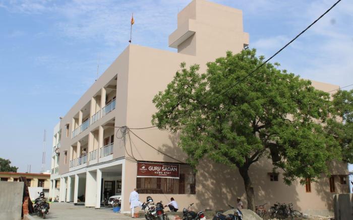 Guru Sadan, A Luxe Stay