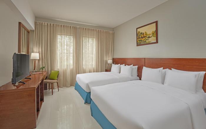 Holiday Inn and Suites Batangas Limapark By IHG