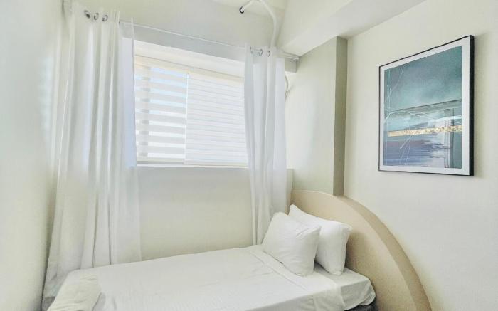 * * WV 8 Serene Family Room