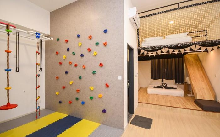 Canopy TreeHouse | Rock Climbing | Playhouse 6 pax