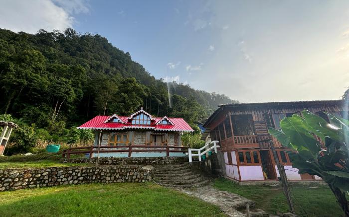 LungZhong Retreat Silk route