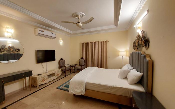 The Grand Palace Family Guest House