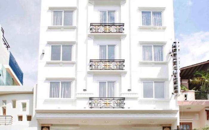 S79 Happy Hotel 2