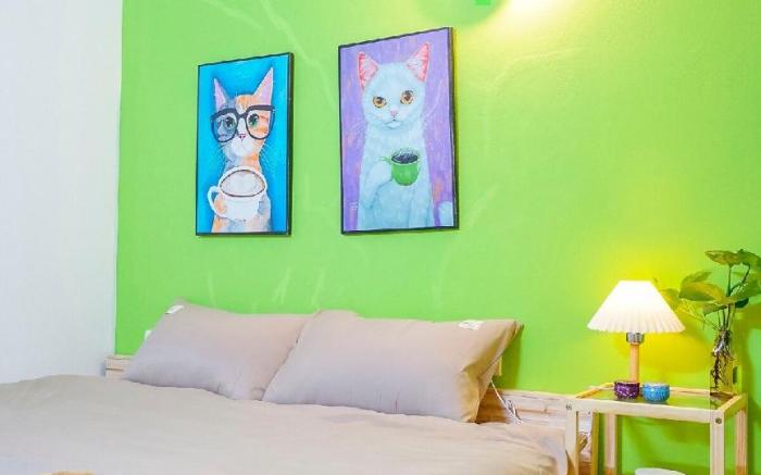 Nhà phố cổ gần hồ Gươm