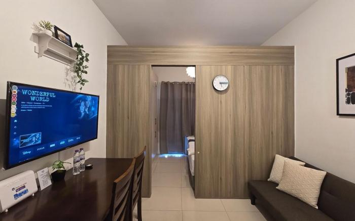 Condotel 1BR Unit w/ Balcony FAME Residences #FM13