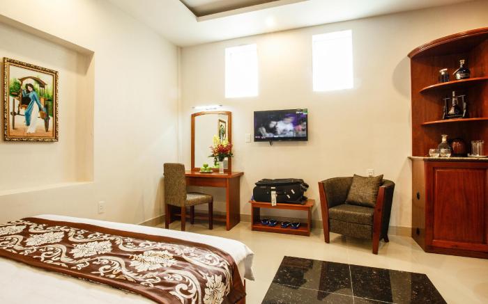 Long Bao Chau Hotel