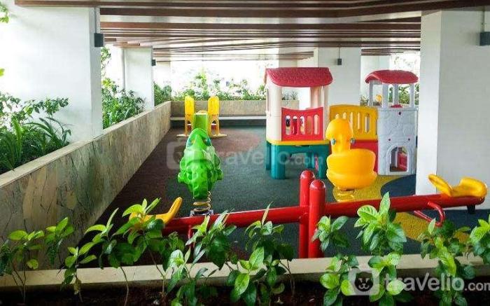 Modern & Minimalist Studio Bassura Apt By Travelio