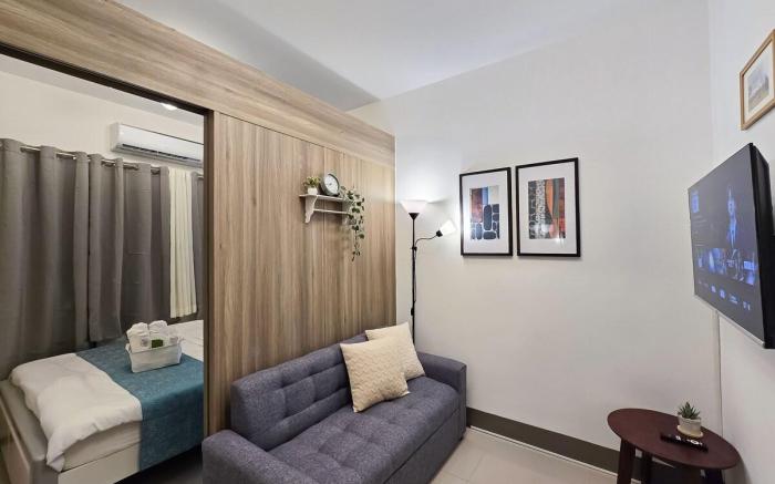 Condotel 1BR Unit w/ Balcony FAME Residences #FM23
