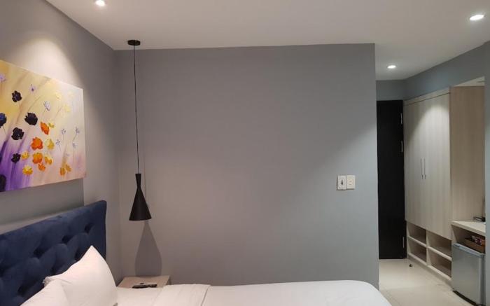 Salem Riverside Hotel Room