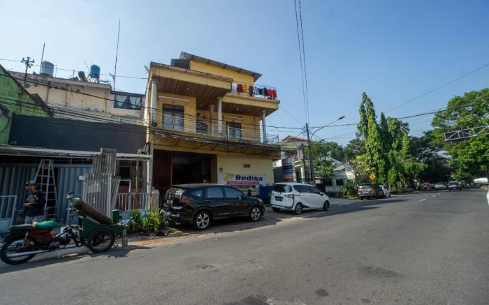 OYO 93987 Suropati 2 Guest House