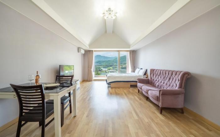 Gapyeong Yeonkkocchosu Pet Pension