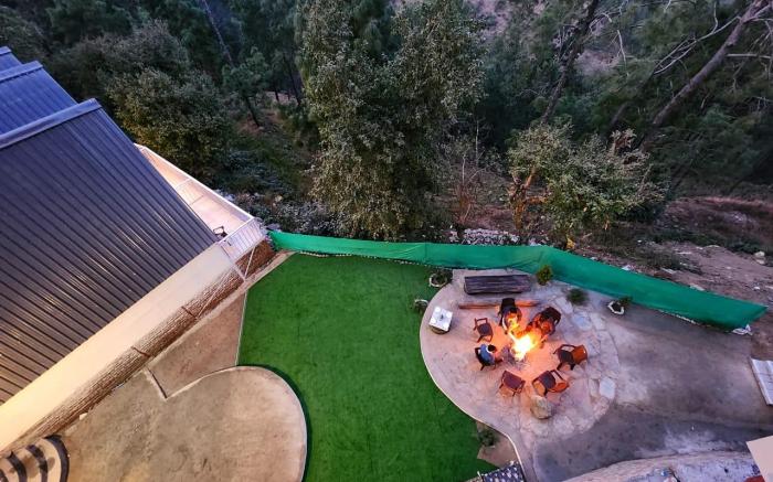 Kukoo's Nest | Cottage with Balconies and Garden